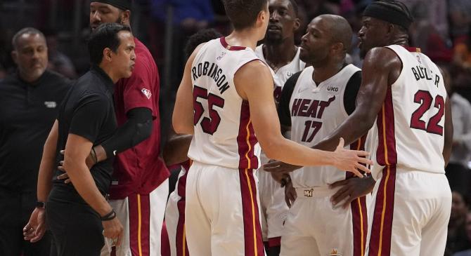 中国海星体育-NBA季后赛倒计时；迈阿密热火今晨单刀错失；细节引发关注；压力陡增；医务组通报恢复的简单介绍-中国海星体育